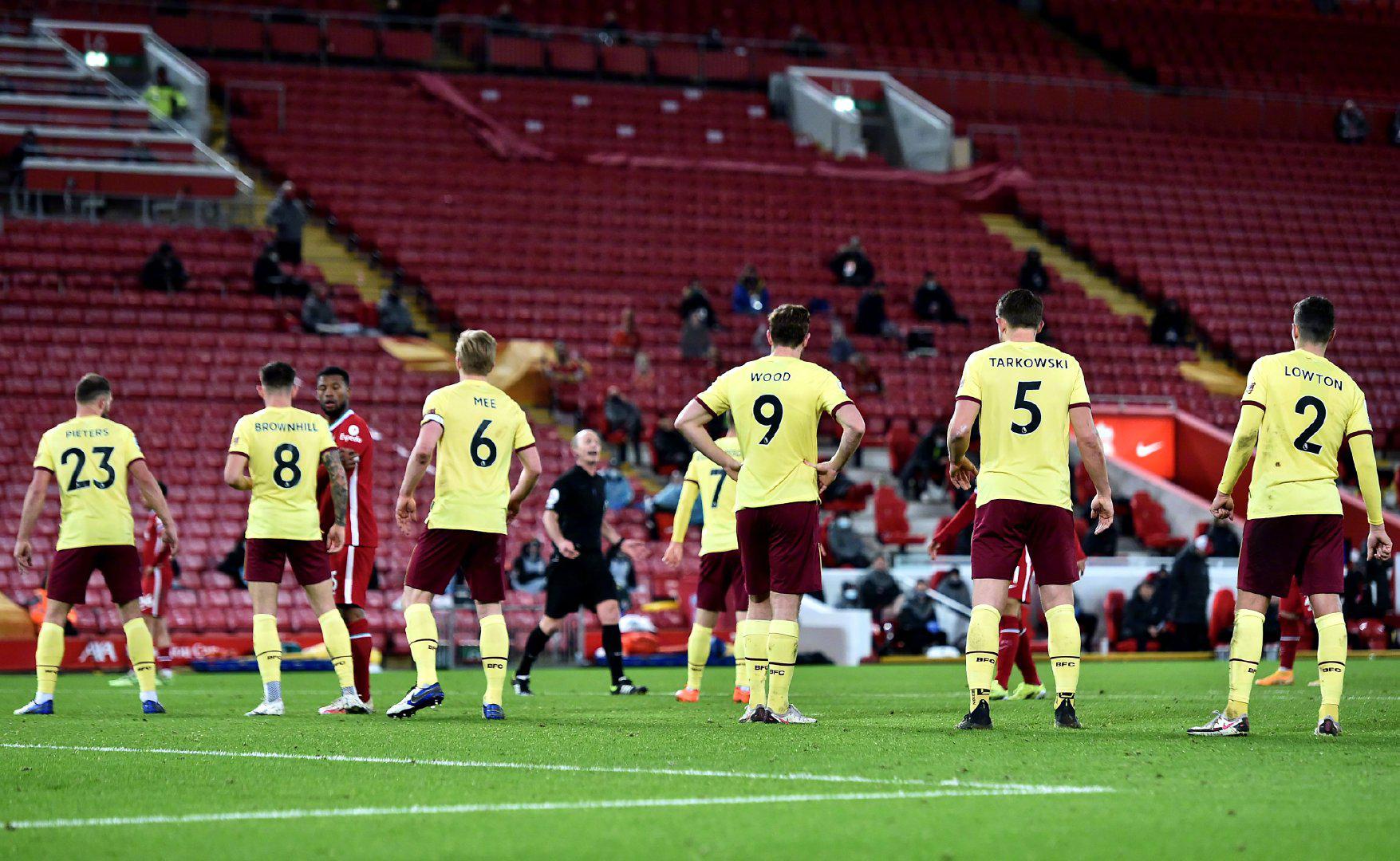 也讓話題不 也讓話題不